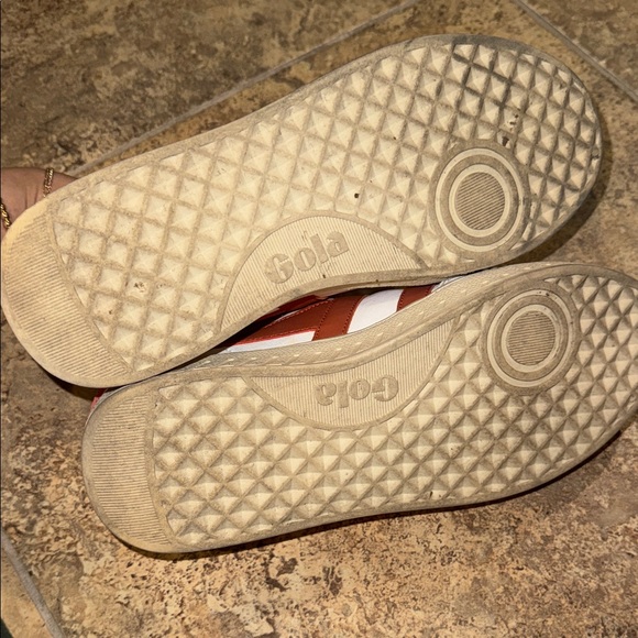 Gola Women’s White and Red Dropshot Sneakers - Picture 4 of 4